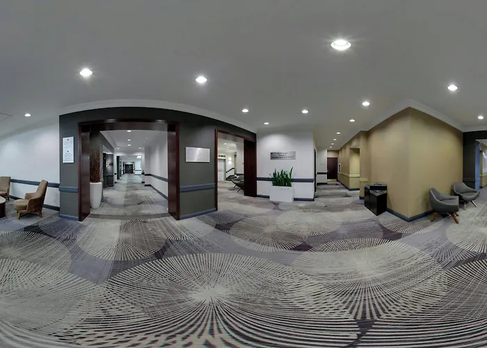 Courtyard By Marriott Toronto Downtown Hotel